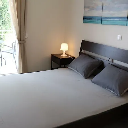 Crystal Maisonette 2 Дом отдыха