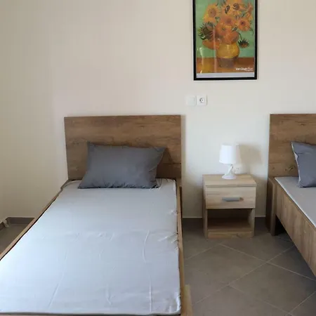 Crystal Maisonette 2 *