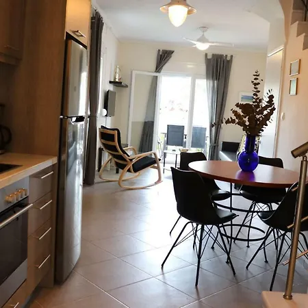 Holiday home Crystal Maisonette 2